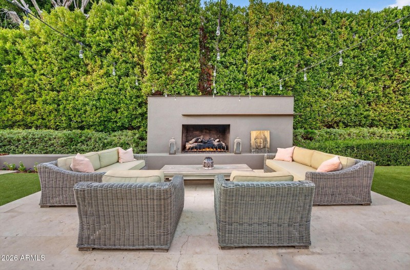 Sitting Area 2 - Fireplace