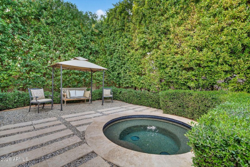 Sitting Area 3 + Spa