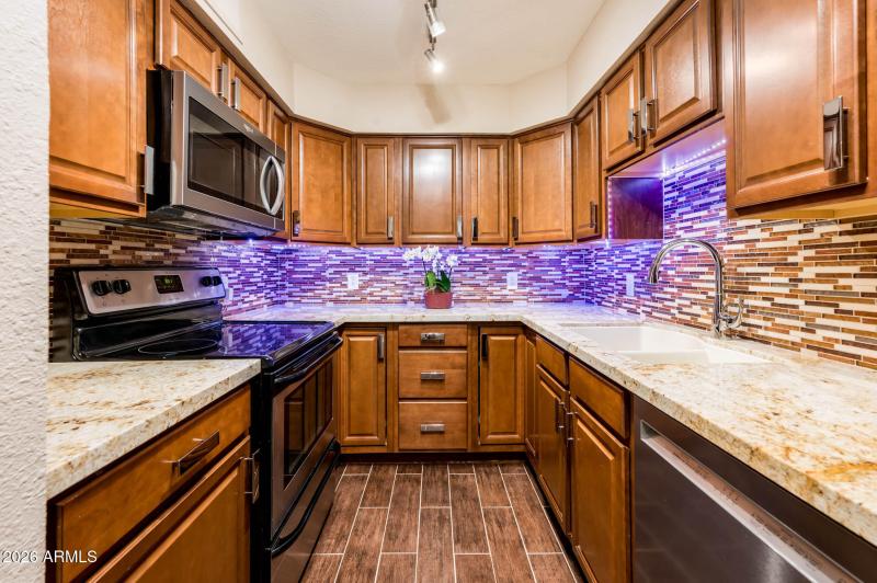 601 E Palo Verde Dr Unit 8 - Interior -