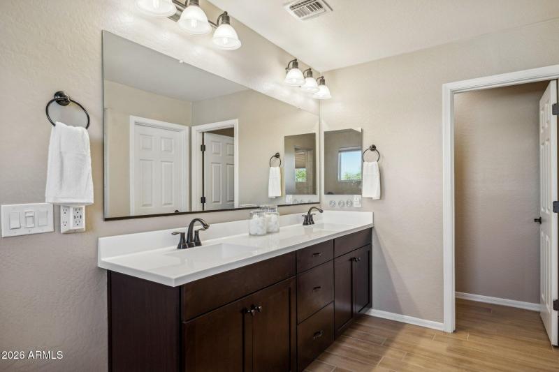 25-web-or-mls-17388-w-bent-tree-dr