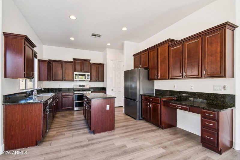 13-web-or-mls-S Roca St-S0702-013