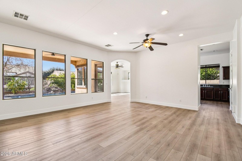 6-web-or-mls-S Roca St-S0702-006