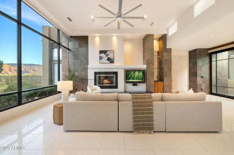 46-web-or-mls-FA9A2326