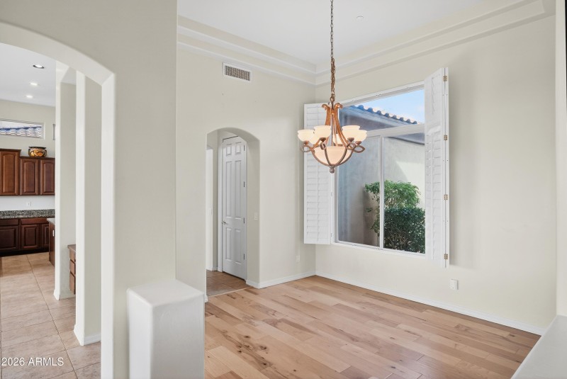 003_11157 E Greenway Rd