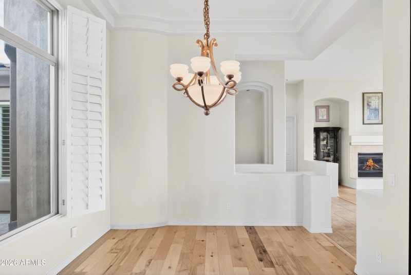 004_11157 E Greenway Rd