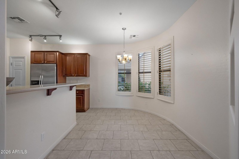 Eat in kitchen & breakfast bar