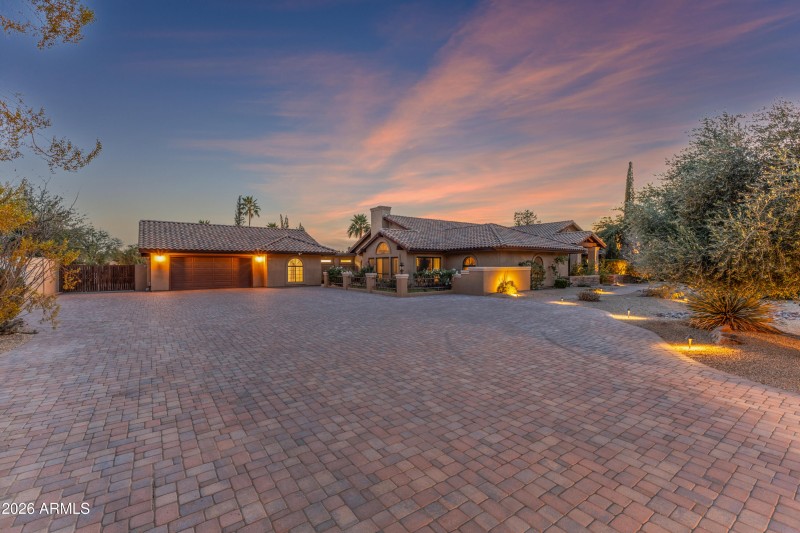 feb 4 side f98e7b929a70 - Copy