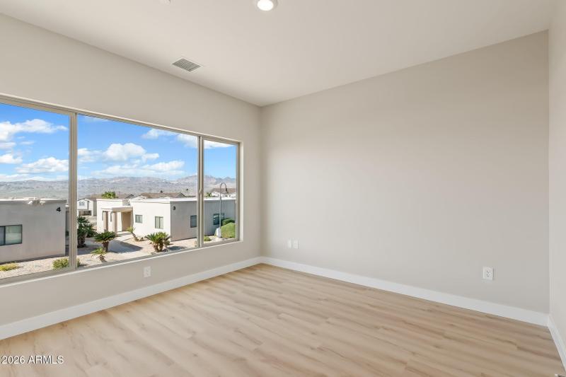 28-web-or-mls-JON00201