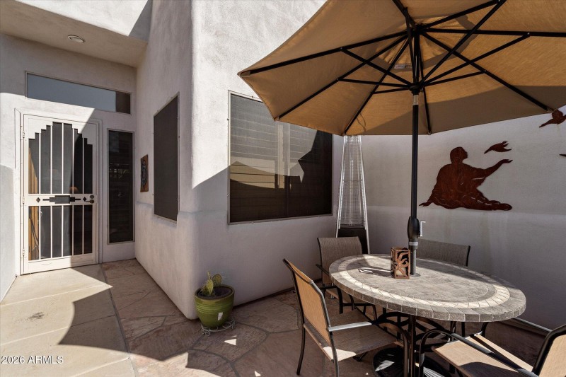 Front courtyard patio and entrance