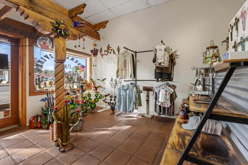 Udderly Divine Cafe & Bakery Camp Verde