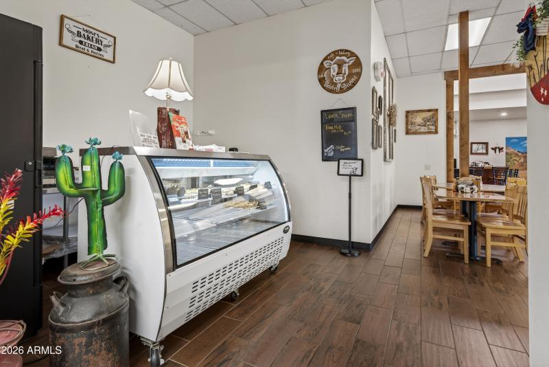 Udderly Divine Cafe & Bakery Camp Verde