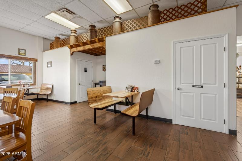 Udderly Divine Cafe & Bakery Camp Verde