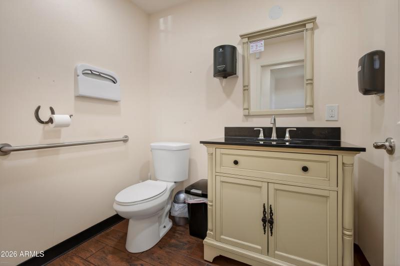 Udderly Divine Cafe & Bakery Camp Verde