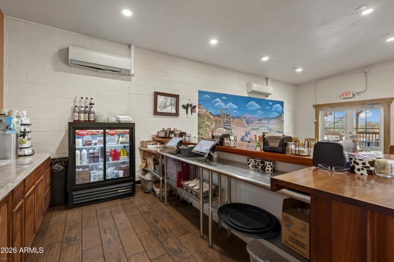 Udderly Divine Cafe & Bakery Camp Verde