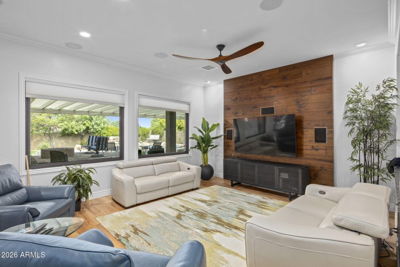 007_Living Room Views