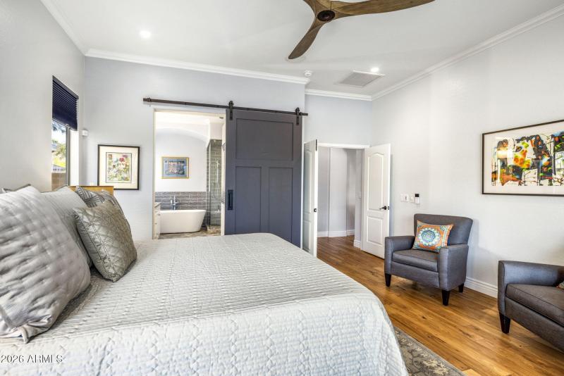 022_Prinicipal Suite