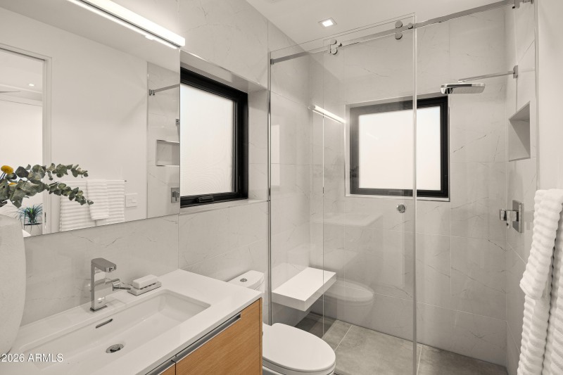 Guest En Suite Bathroom 2