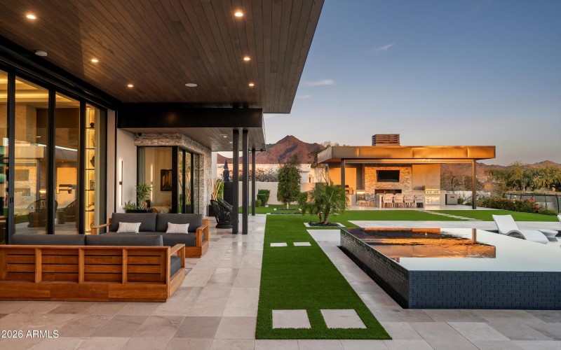 007_Pool Covered Patio