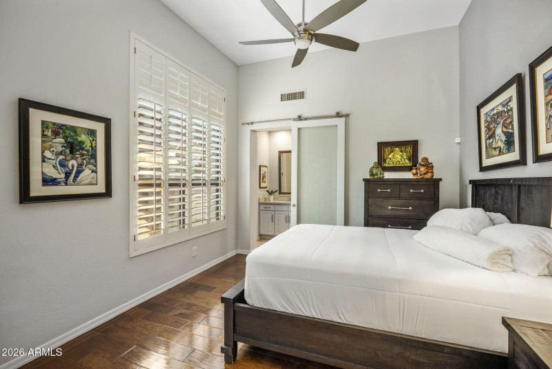 029_Guest Bedroom to Bath