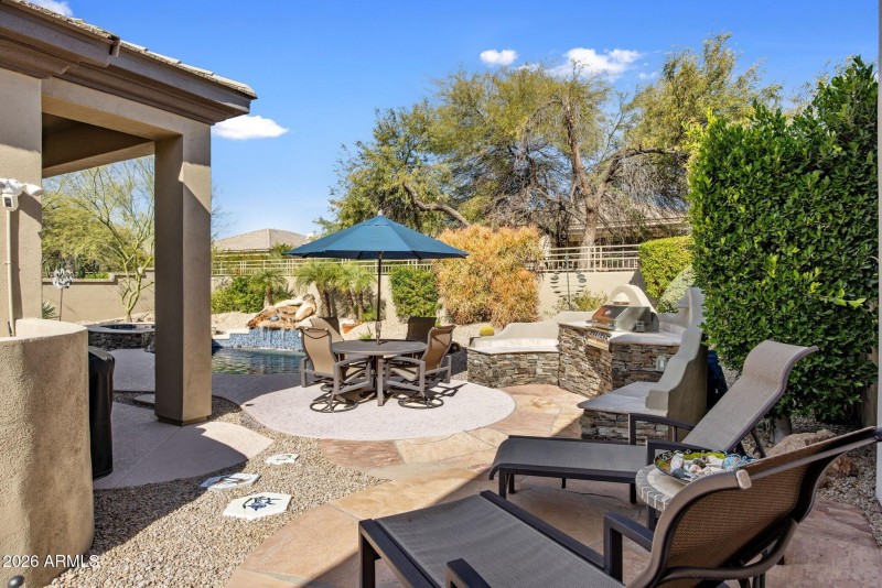 036_BBQ and Outdoor Dining