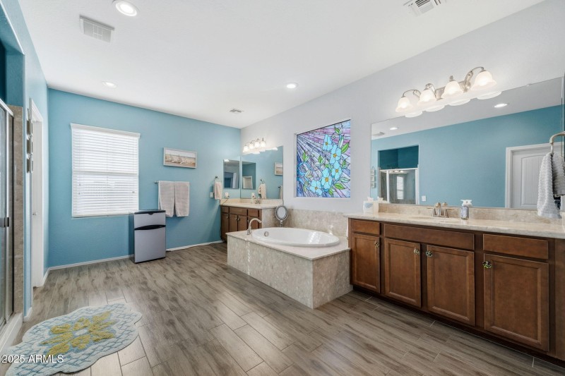 034__21256 E Waverly Dr