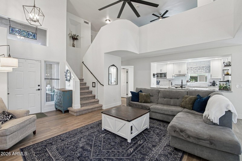 6-web-or-mls-E Coolbrook Ave-S0902-006