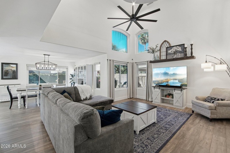 8-web-or-mls-E Coolbrook Ave-S0902-008