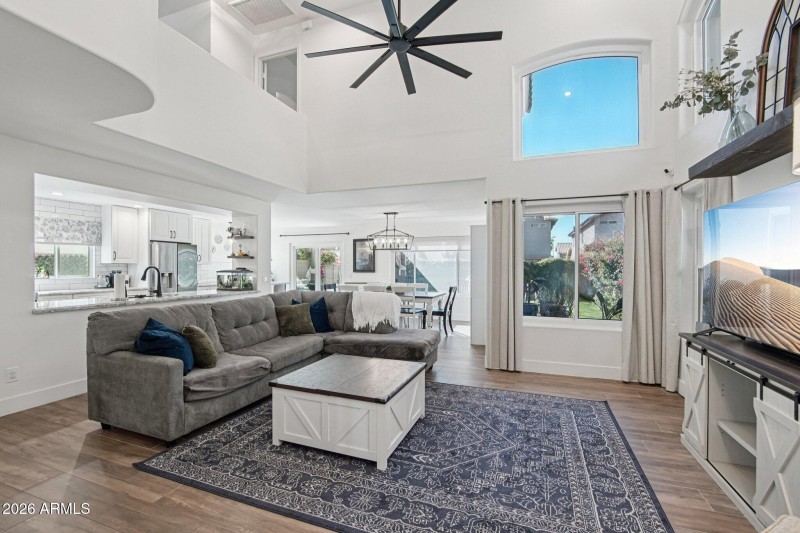 9-web-or-mls-E Coolbrook Ave-S0902-009