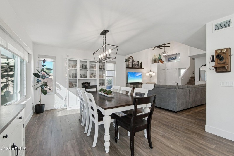 10-web-or-mls-E Coolbrook Ave-S0902-010