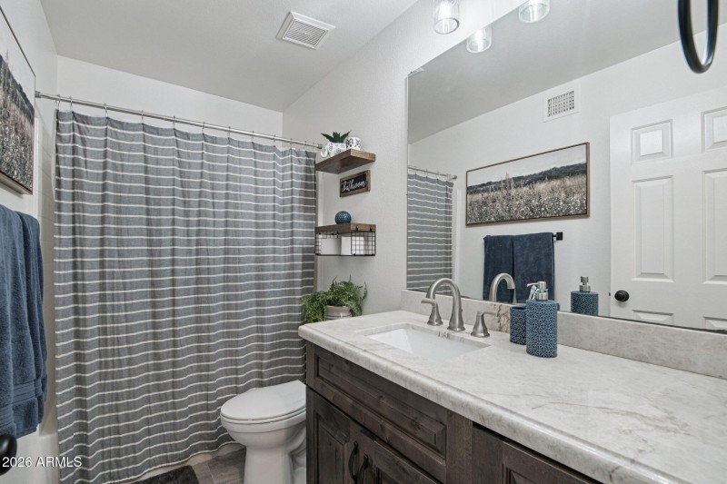 24-web-or-mls-E Coolbrook Ave-S0902-024