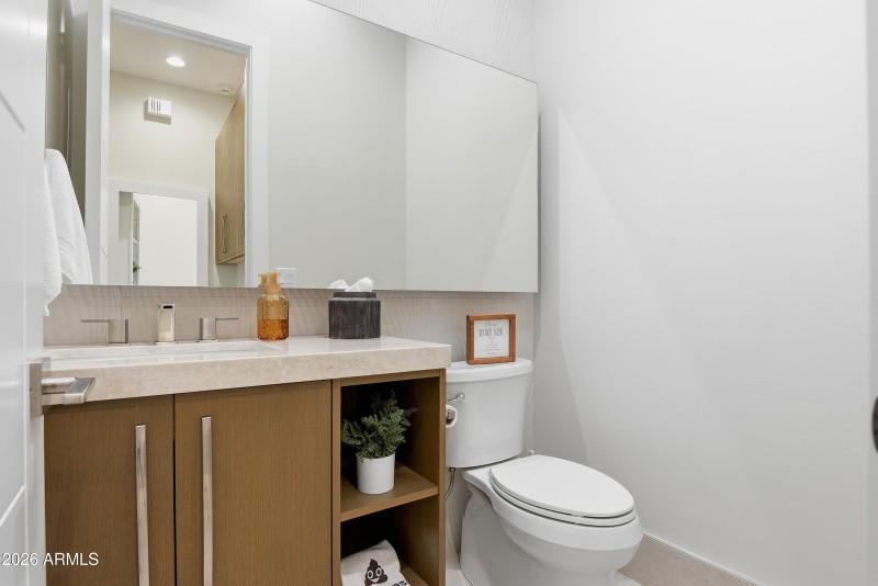 18-37913N14thave-170