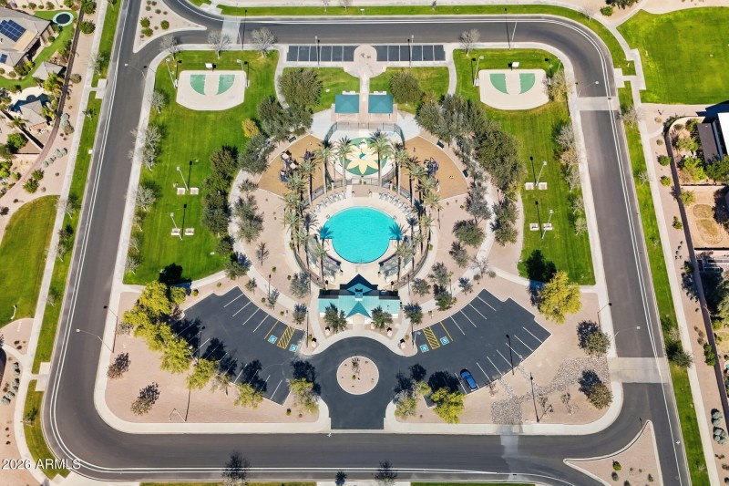 028-community-amenities