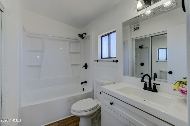 005 Primary Bathroom 1