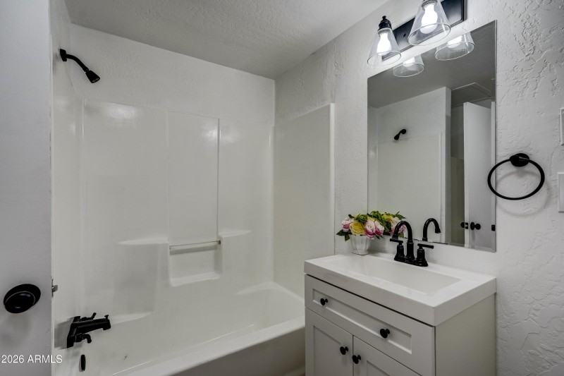 007 Guest Bathroom 1