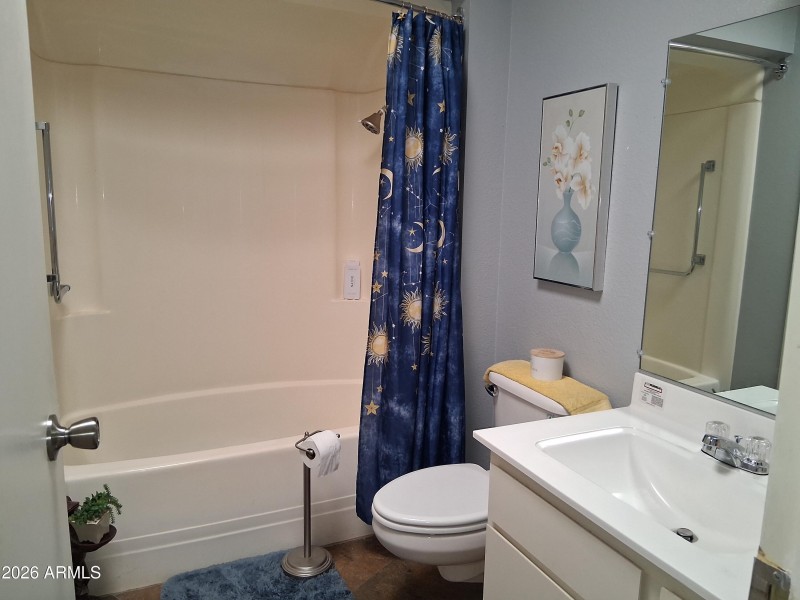 13663 Hall Bath1