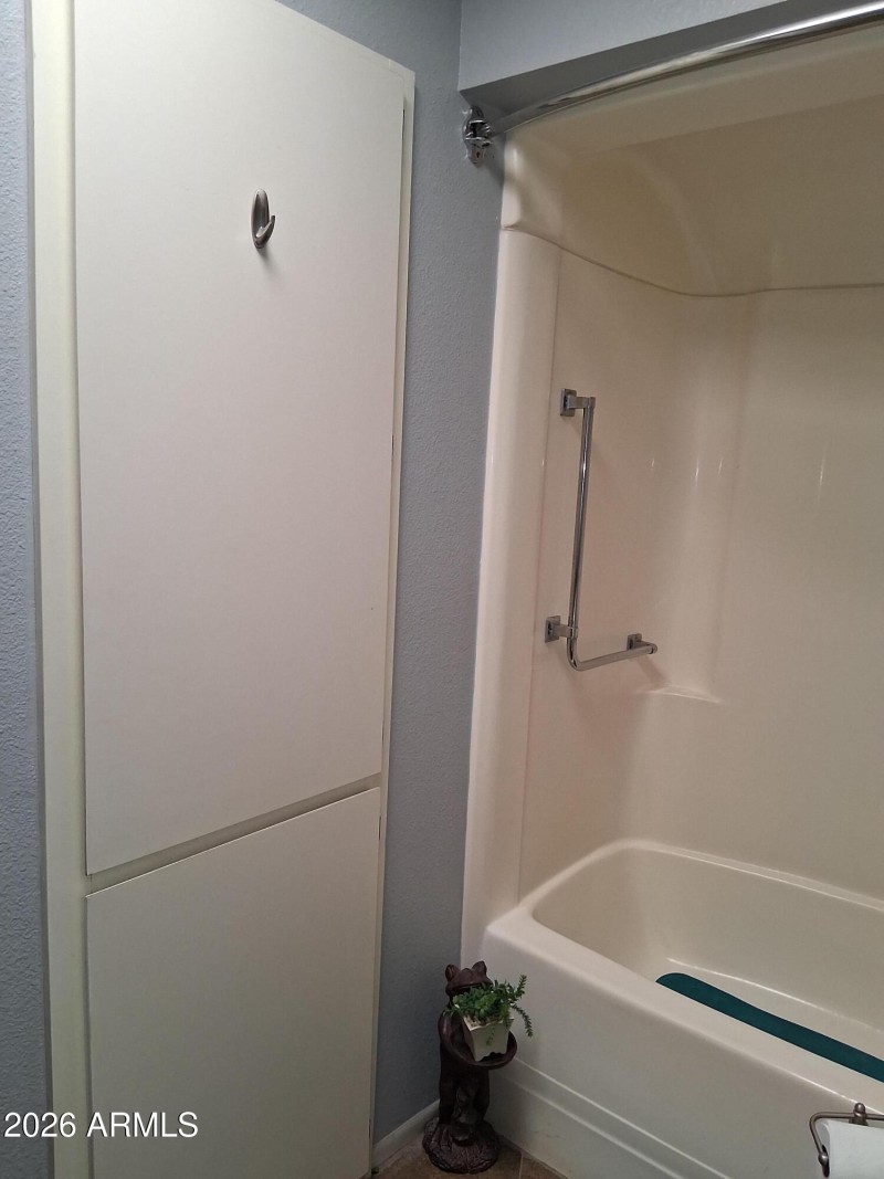 13663 Hall Bath 3 Storage