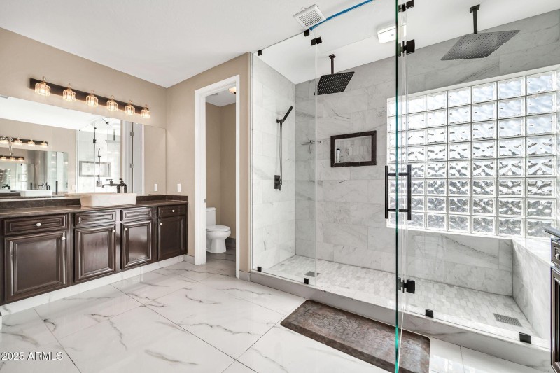 mls_13611 W Merrell St-24