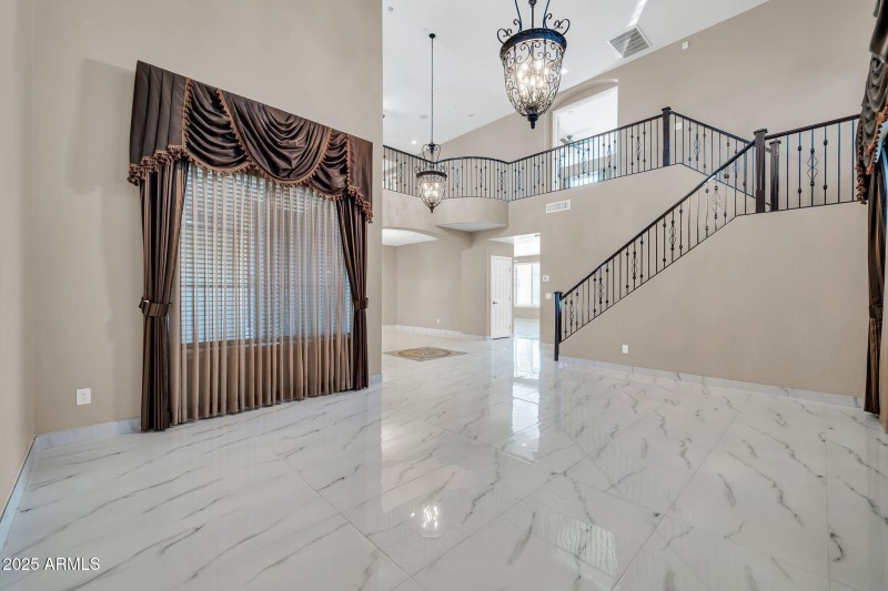 mls_13611 W Merrell St-6