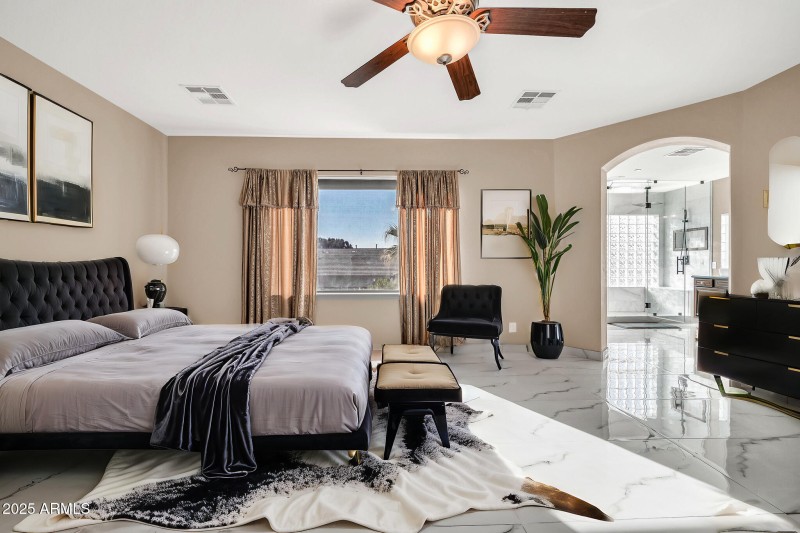 mls_13611 W Merrell St VS 4