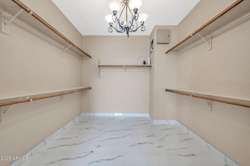 mls_13611 W Merrell St-25