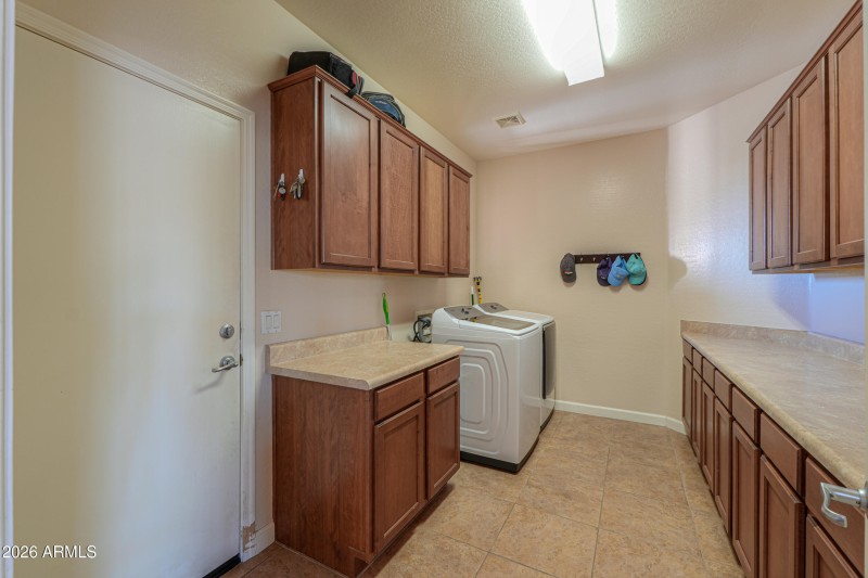 Washer & dryer included