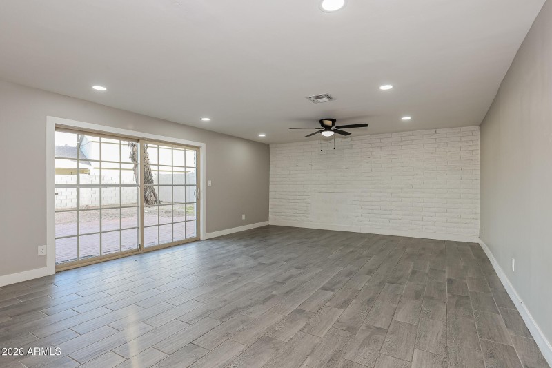 004-photo-living-room-15127482