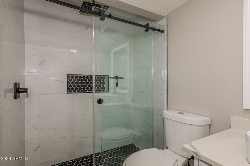 017-photo-bathroom-15129190