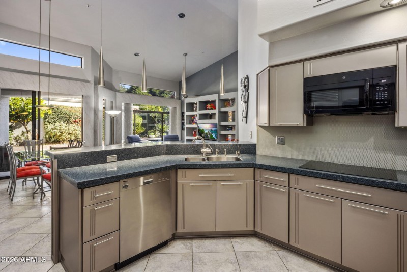 Kitchen w/Miele dishwasher