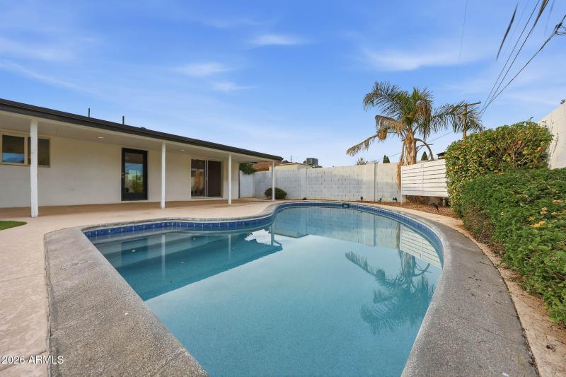 Resort-Style Pool & Patio