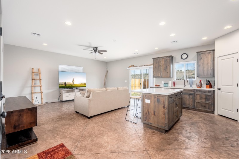 5665 N Bentley Dr - 05