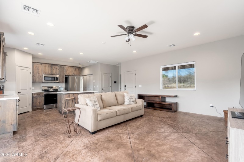 5665 N Bentley Dr - 08