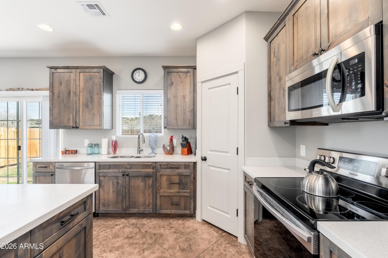 5665 N Bentley Dr - 12