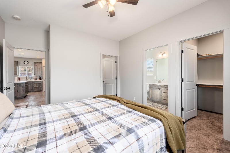 5665 N Bentley Dr - 16