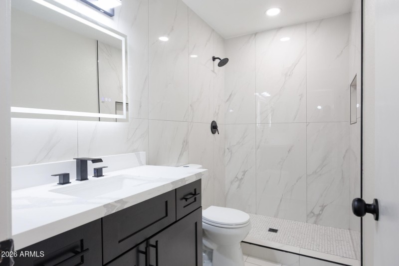 1718 E Birch St - Bathroom